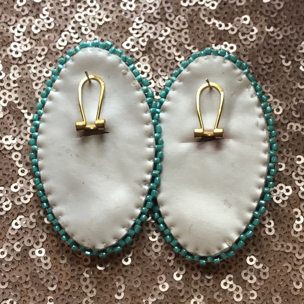 Beaded earrings - Picture 2 of 3